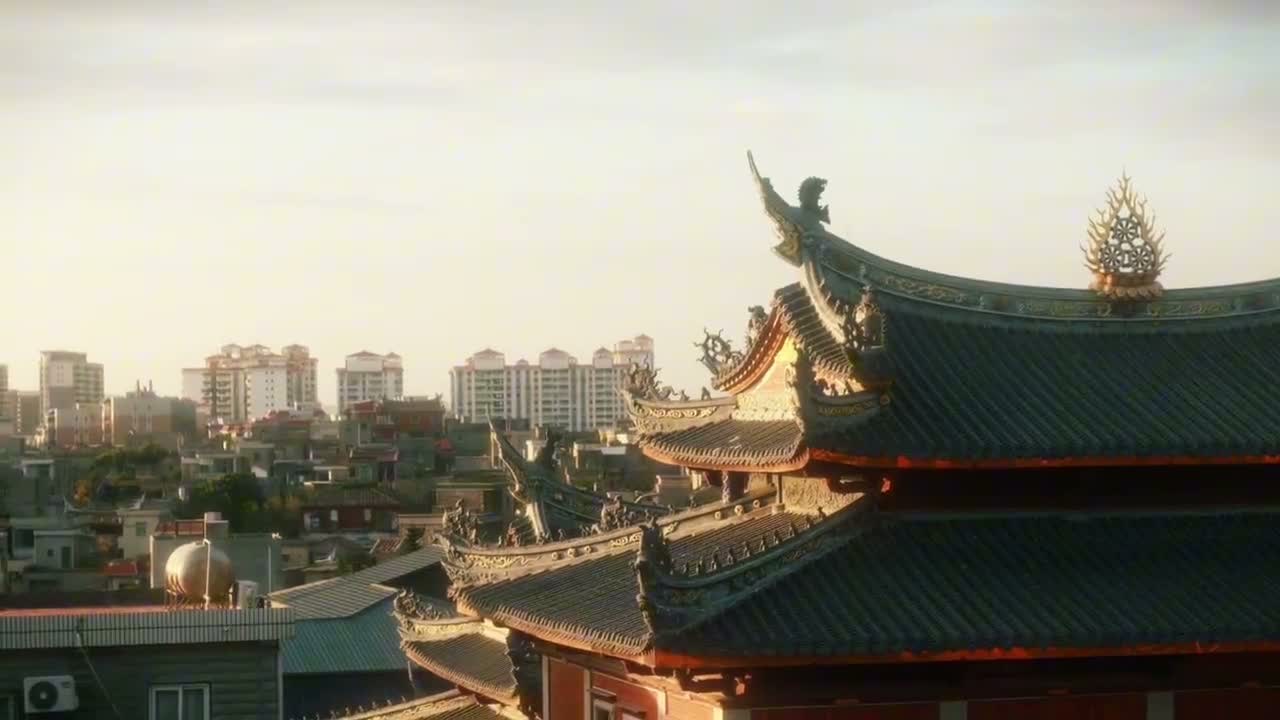本人拍摄的崇武古城屋檐影像静帧